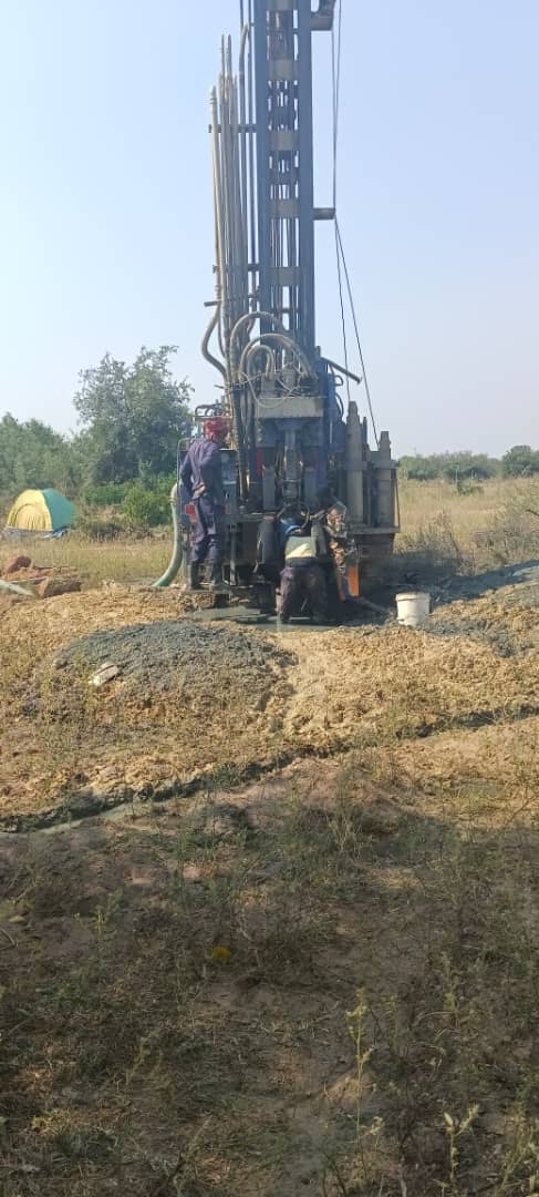 Clapson Aqua borehole rehabilitation and pump extraction in progress